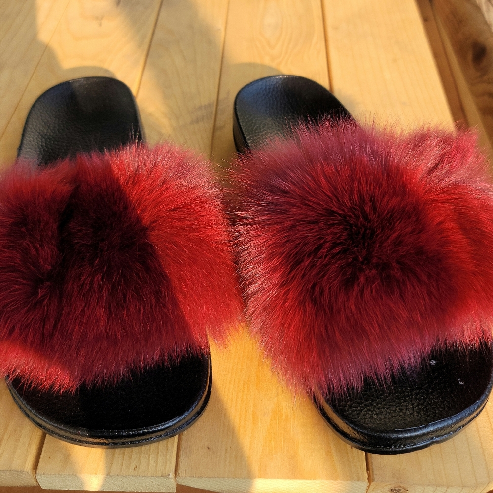 Fur Slides (burgandy)